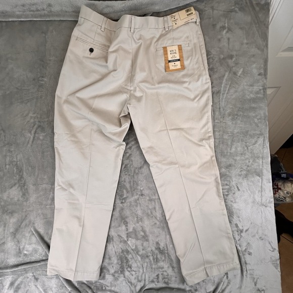 NEW Haggar Work To Weekend Light  Khaki Pants 42x30 Tan Straight Fit NWT No Iron - Picture 13 of 16